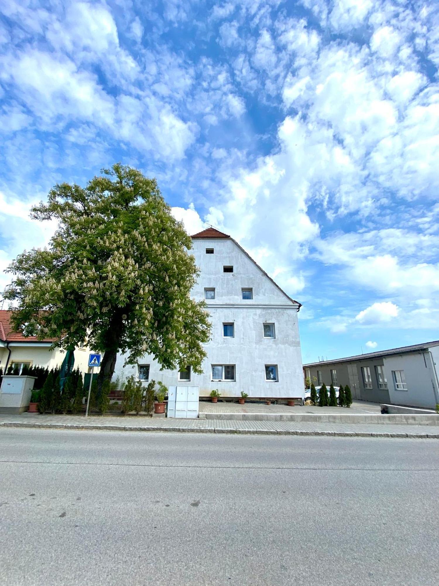 Ubytovna Kaplice Exterior photo